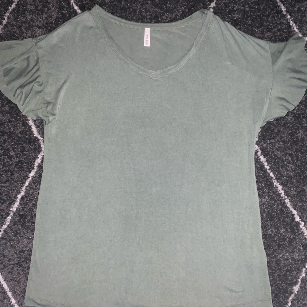 💛NWOT Ruffle Sleeve Top - Picture 4 of 6